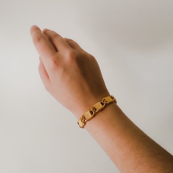 Anne Klein Lion Gold Tone Chunky Textured Rope Weave Square Link Chain Bracelet - Picture 9 of 12